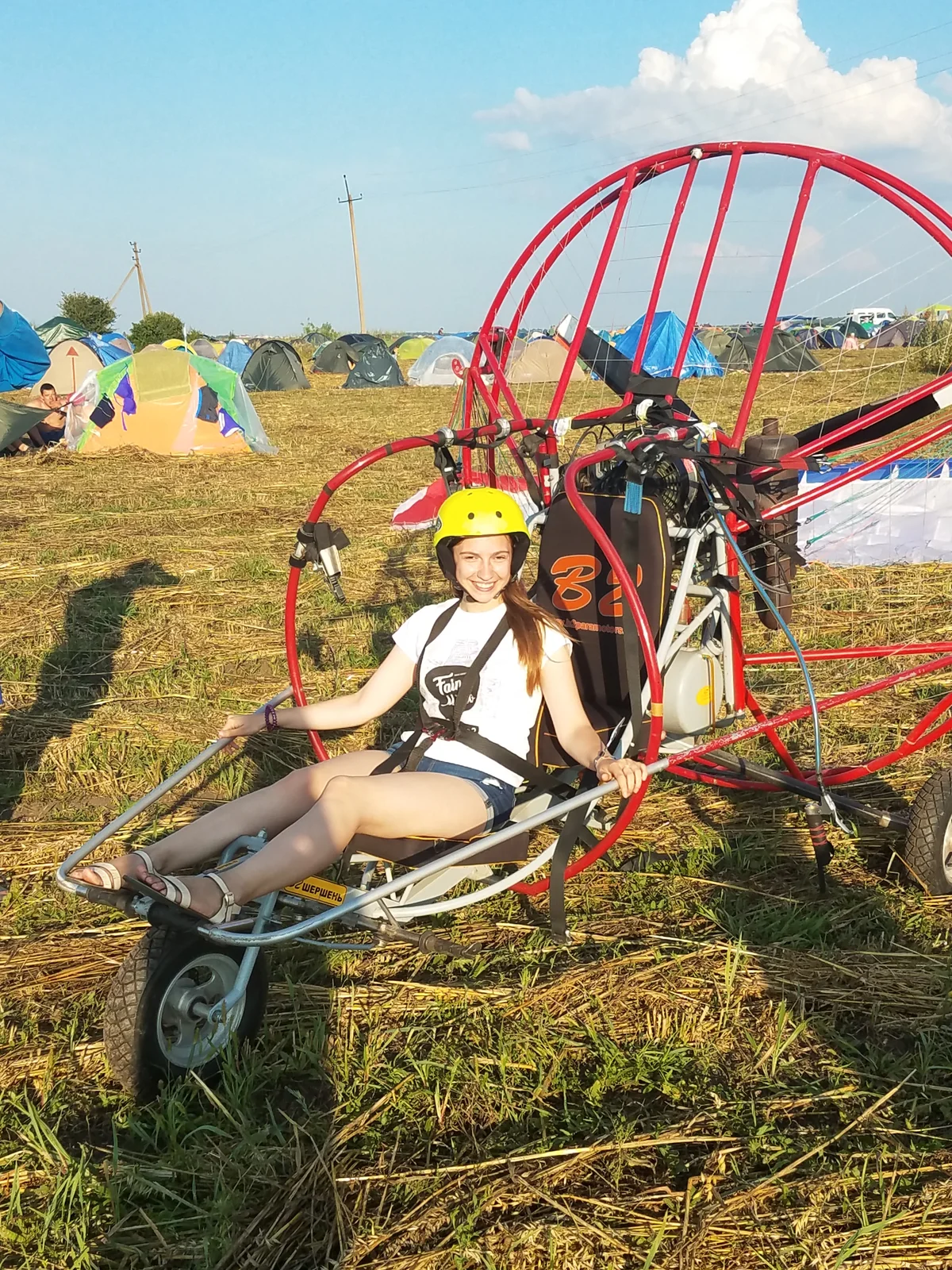 Oksana in paramotor